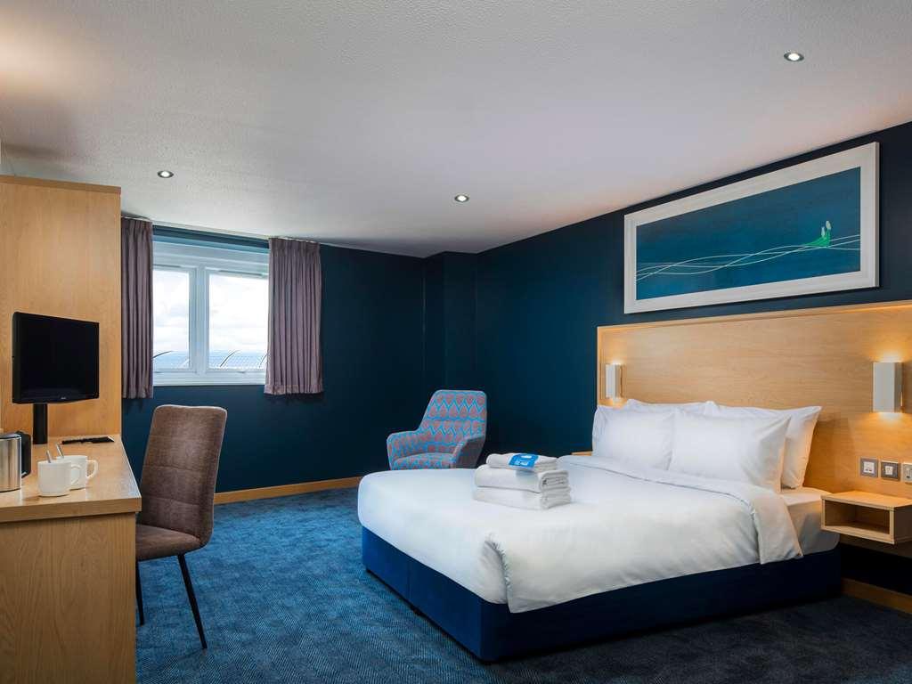 Travelodge Челтенхам Номер фото