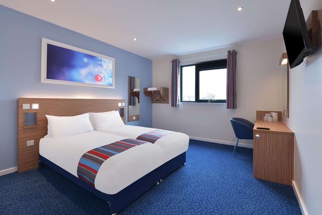 Travelodge Челтенхам Номер фото