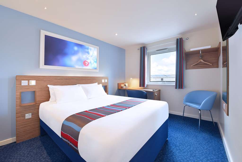 Travelodge Челтенхам Номер фото
